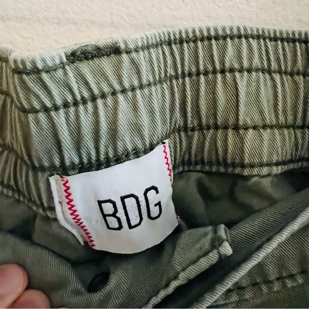 BDG Men's Olive Green Distressed Cargo Pants Size Large - Picture 8 of 8